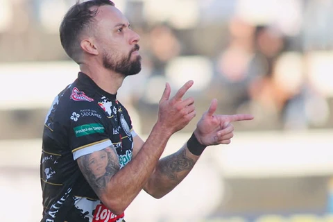 Operário bate o Criciúma por 2 a 0 e fica próximo do G4 da Série B