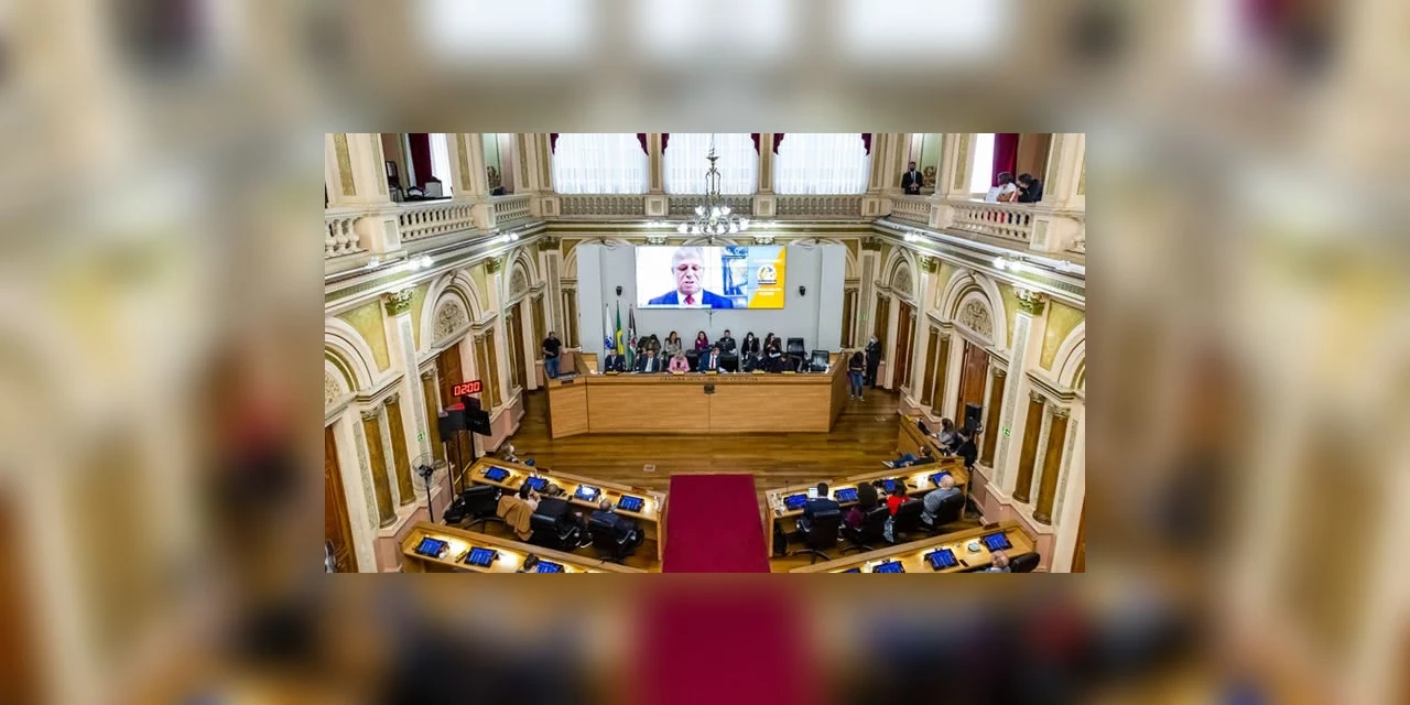 Conselho de Ètica vota pela cassação do mandato do vereador Renato Freitas (PT) acusado de invadir igreja em Curitiba