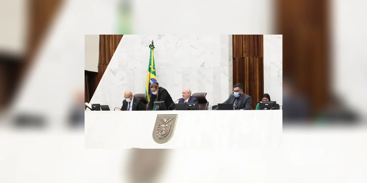 Assembleia derruba veto a projeto que autoriza ambulâncias e viaturas policiais passarem direto nos pedágios