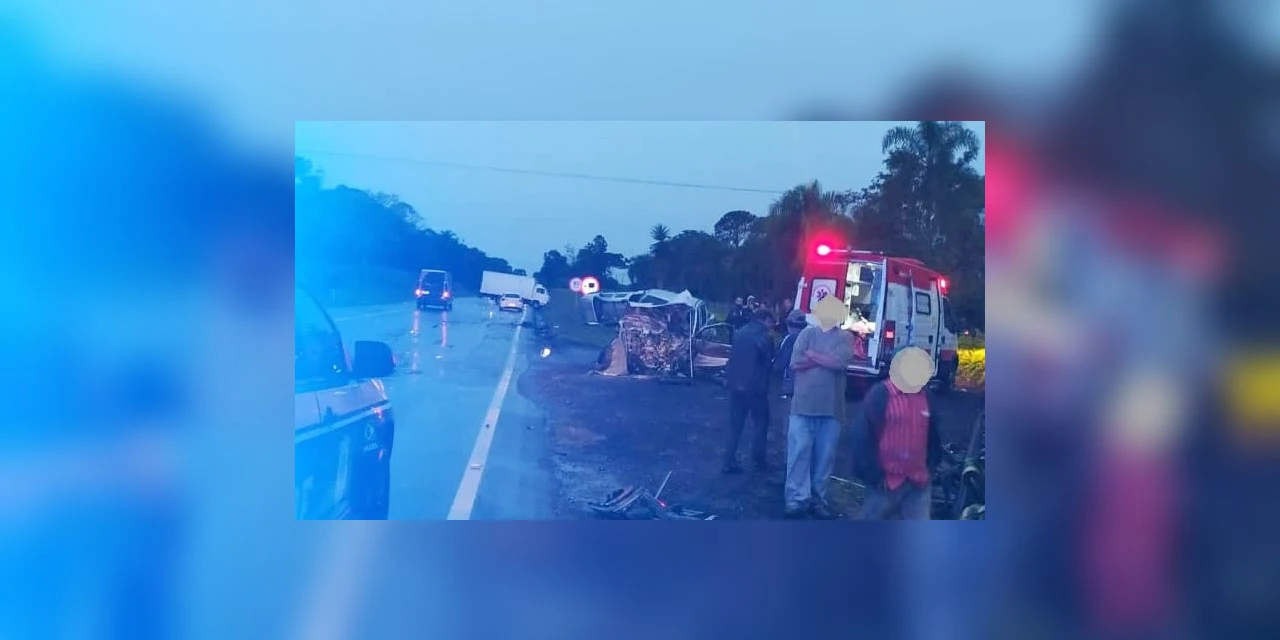 Colisão frontal deixa duas pessoas gravemente feridas na BR-373, em Imbituva
