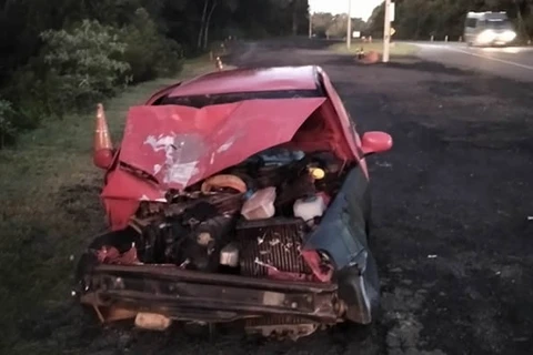 Motorista é socorrido com ferimentos graves em acidente na Presidente Kennedy