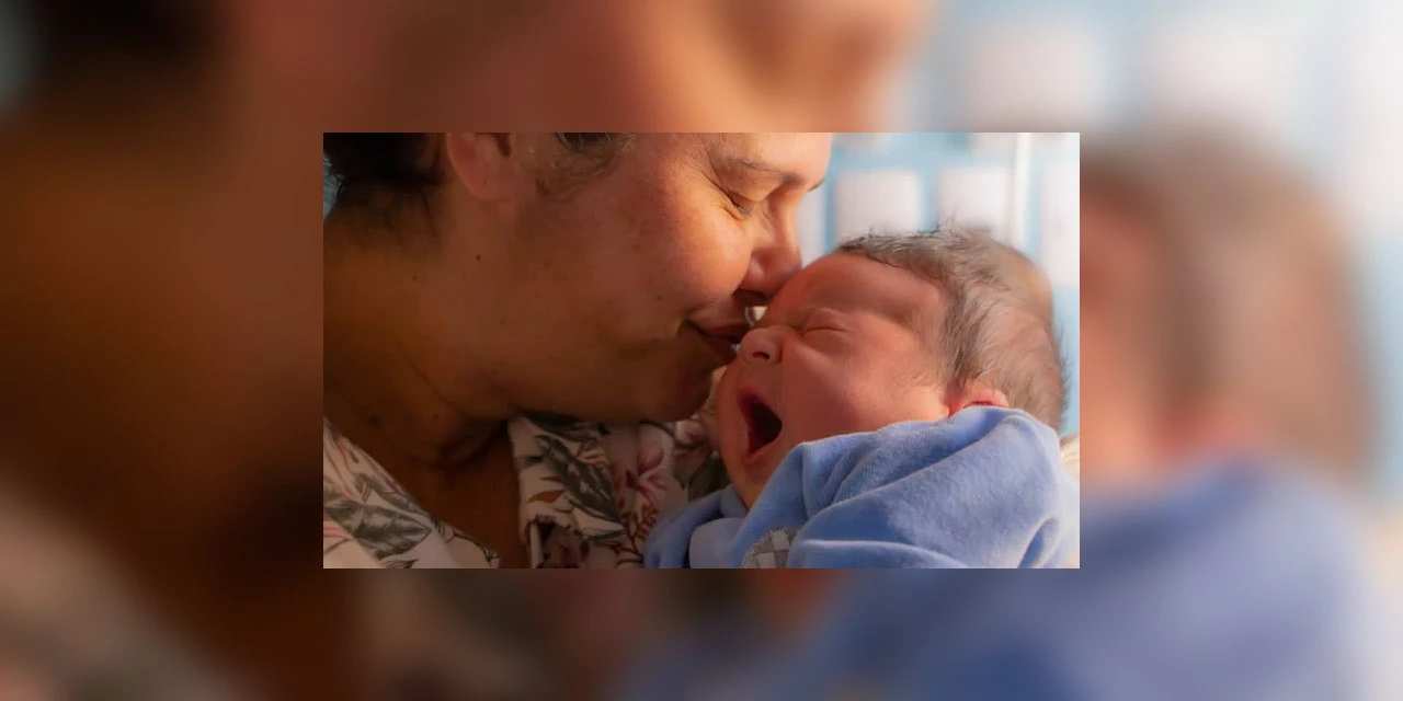 Bebê de 4.8 quilos nasce no Humai-UEPG