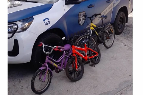 Homem tenta vender bicicletas roubadas em rede social e é preso em PG