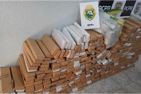 PRE apreende quase 500 Kg de maconha na PR-239, em Reserva