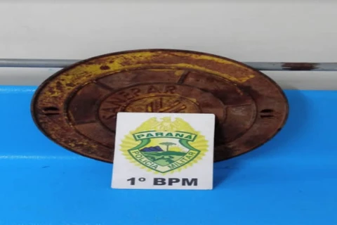 Polícia prende suspeito de furtar tampas e grades de bueiros