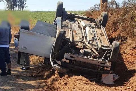 Religiosos sofrem acidente, após missa em Teixeira Soares