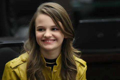 Ponta-grossense destaque do “The Voice Kids” é homenageada pela Assembleia Legislativa