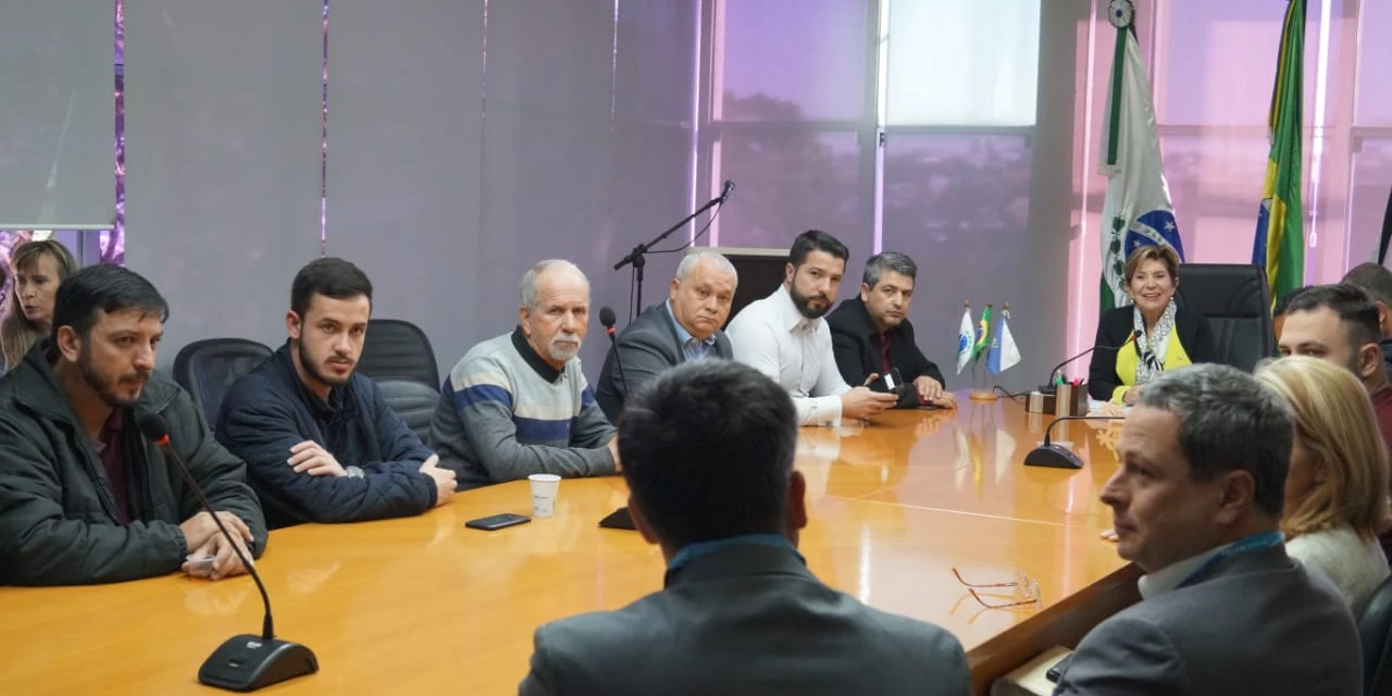 Prefeita reforça benefícios da PPP da iluminação e solicita apoio aos vereadores