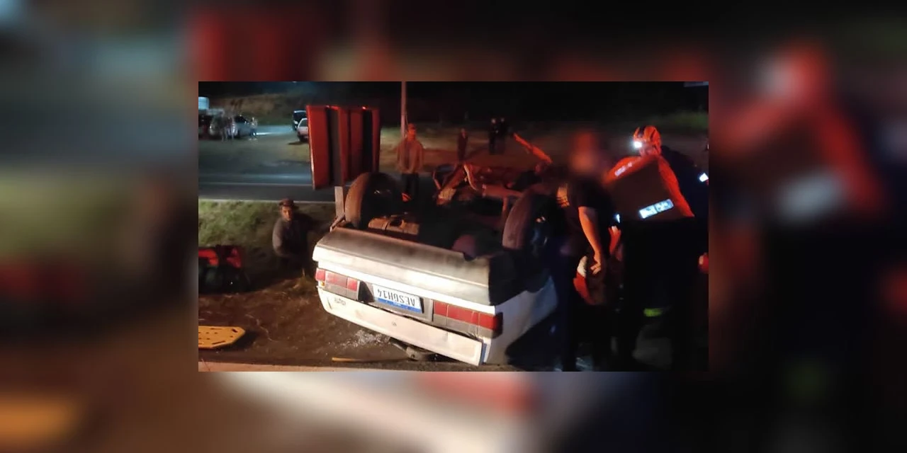 Colisão frontal entre dois automóveis tira a vida de adolescente e idoso em Pirai do Sul