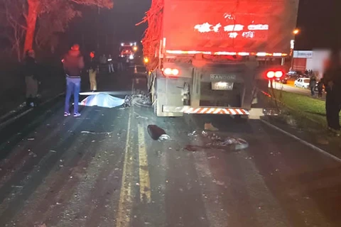 Motociclista morre após colisão frontal com caminhão em Telemaco Borba