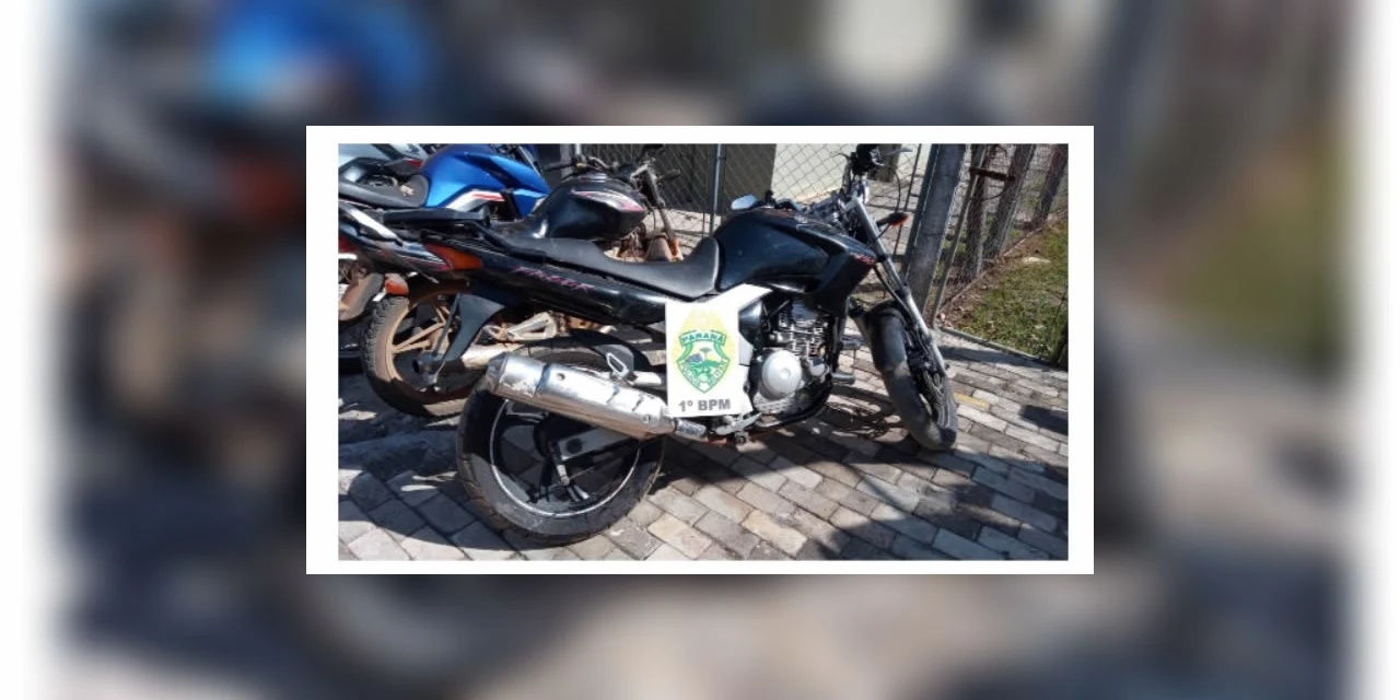 Motocicleta roubada é encontrada abandonada em Vila de PG