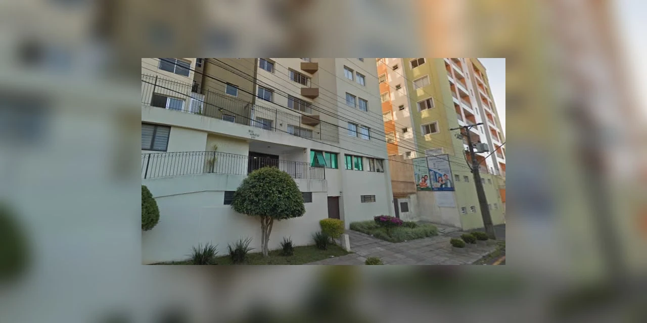 Jovem cai do 5° andar de prédio no centro de Ponta Grossa