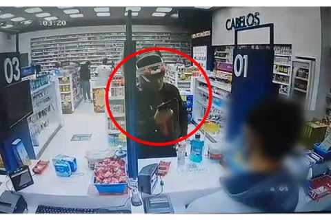  Vídeo mostra assalto à farmácia em Ponta Grossa