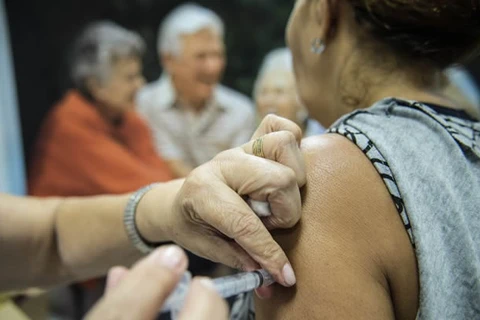 Prefeitura realiza novas etapas de vacinação contra covid-19 para idosos
