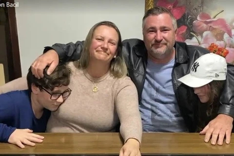 Agradeço a minha familia e todos que acreditaram no meu trabalho"; disse Bacil ao retornar mandato de deputado