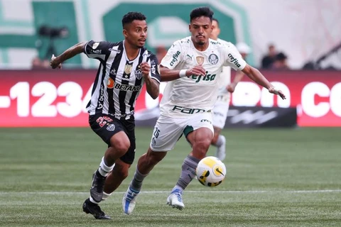 Palmeiras e Galo empatam e Corinthians assume liderança