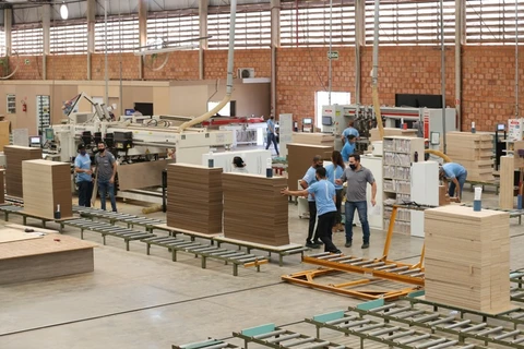 Com saldo de quase 9 mil vagas em abril, Paraná já gerou 61,6 mil empregos em 2022