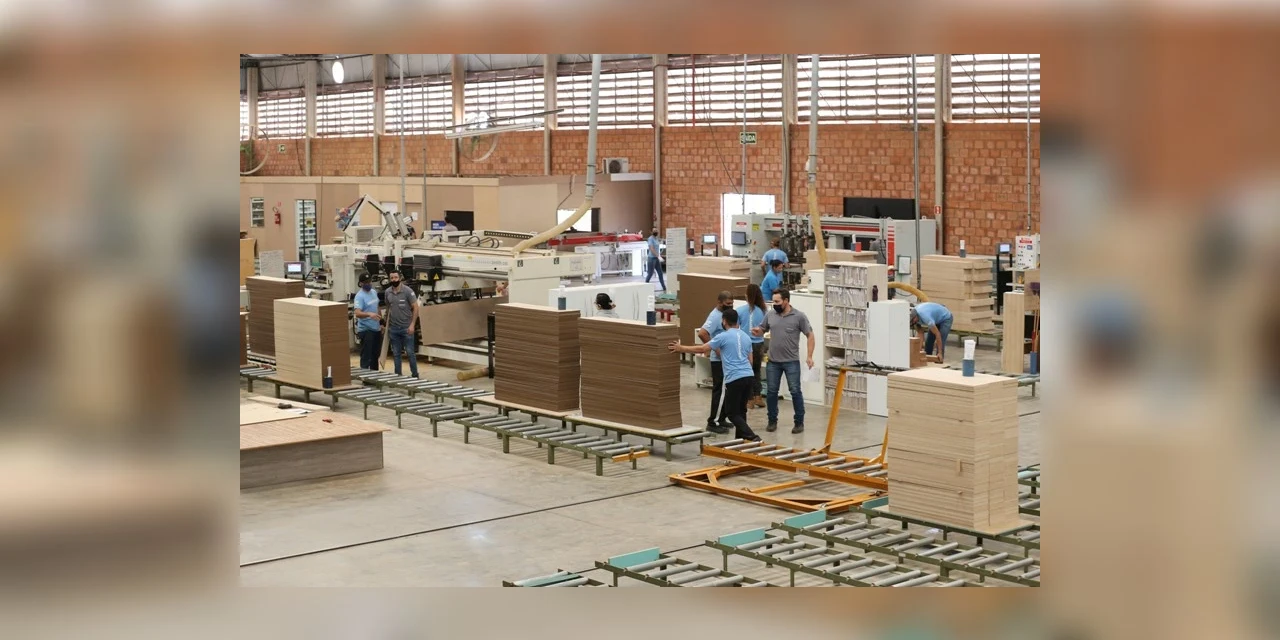 Com saldo de quase 9 mil vagas em abril, Paraná já gerou 61,6 mil empregos em 2022