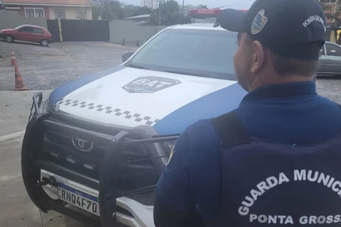 Irmãos acusados de extorquir e ameaçar a própria mãe em PG são presos pela GCM