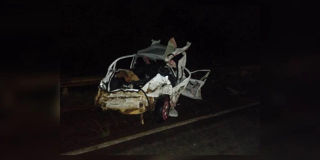 Colisão entre carro e caminhão faz vítima fatal na PR-170