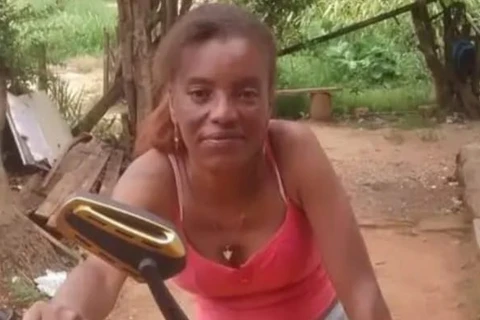 Mulher é executada com cerca de 30 tiros, em PG