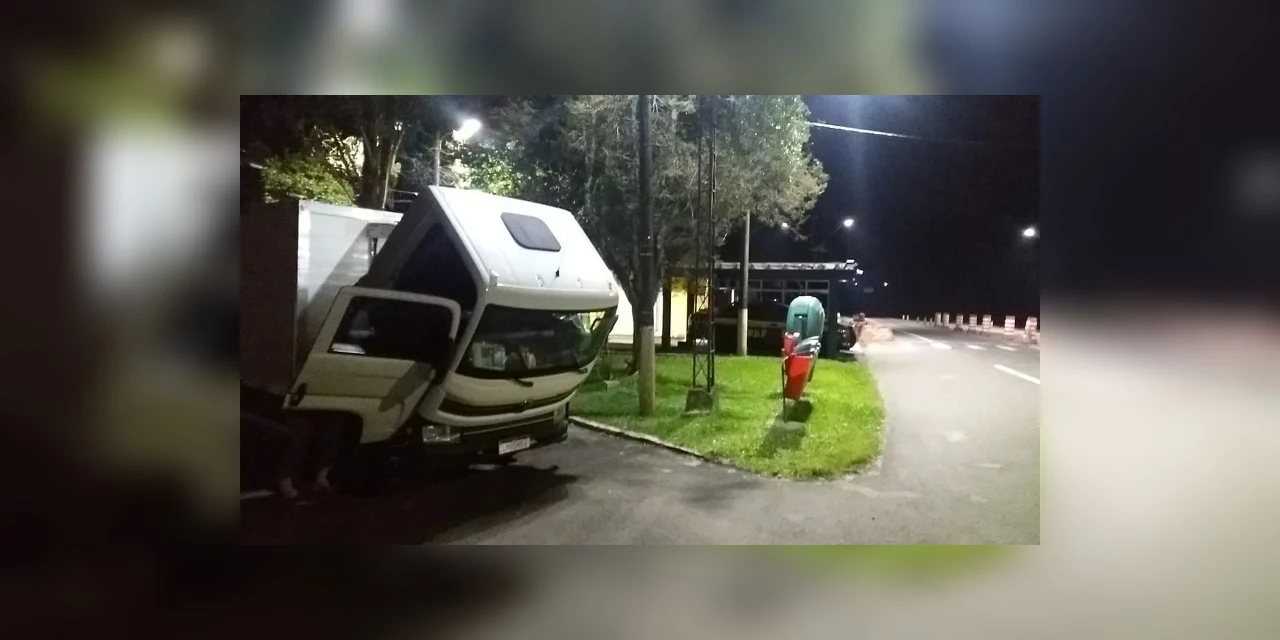 PRF detém dupla por adulteração de caminhão e lavagem de dinheiro