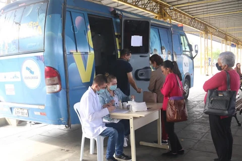 Ônibus da Vacina atende público no Terminal Central na sexta