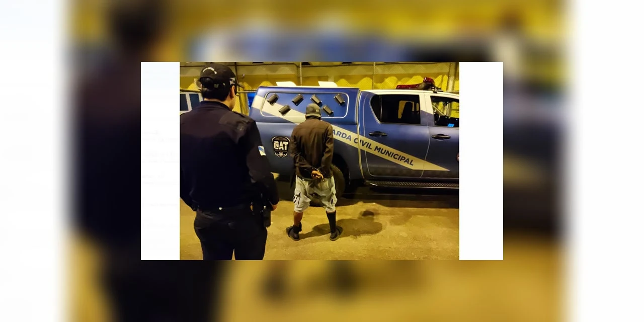 Homem tentando esconder tornozeleira eletrônica é preso pela GCM