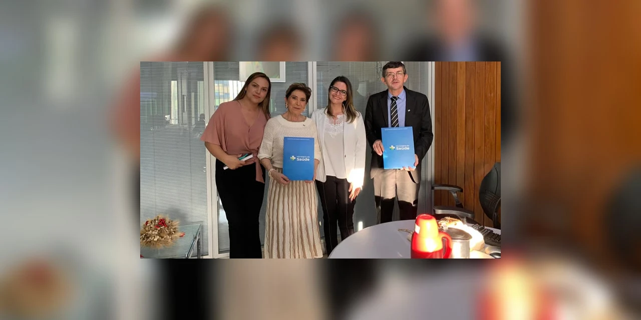 Em Brasília, prefeita busca mais médicos e recursos para a Saúde