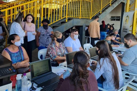 Agência do Trabalhador Móvel oferece 400 vagas de emprego, no Terminal Central, nesta quinta (30)