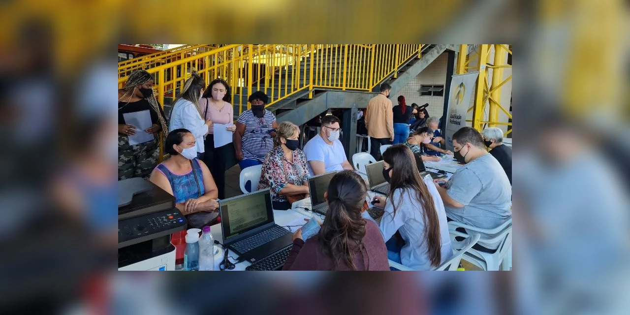 Agência do Trabalhador Móvel oferece 400 vagas de emprego, no Terminal Central, nesta quinta (30)