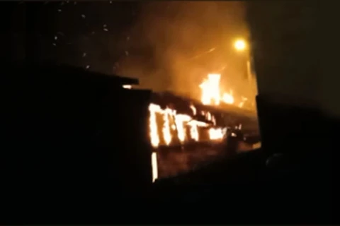 Casa ocupada por usuários de drogas pega fogo duas vezes no núcleo 31 de março, em PG