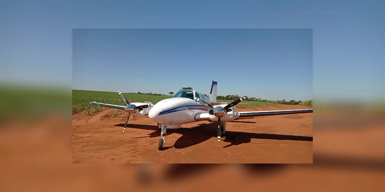 FAB intercepta avião com mais de 600 quilos de cocaína