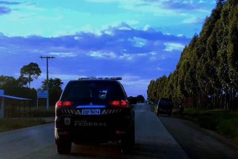 Operação da PF mira organização criminosa que atua no contrabando de cigarros e lavagem de dinheiro no Paraná