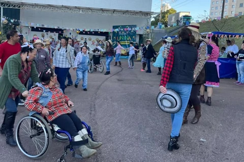 Arraiá do Ginásio da Pessoa com Deficiência diverte mais de 120 pessoas