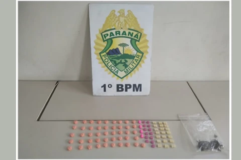 Casal é preso com maconha e 84 comprimidos de ecstasy durante abordagem, em PG