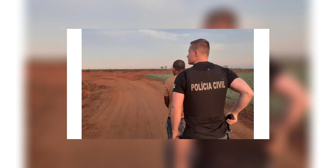 Homem condenado por estuprar a enteada de 10 anos é preso pela polícia, em Castro