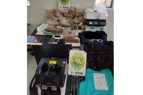 Policia prende suspeito de tráfico e fecha “Boca de Fumo”, no Cará-Cará, em PG