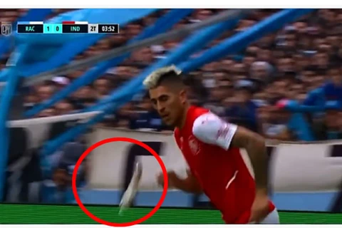 Atacante Leandro Fernández leva “Peixada” no rosto durante partida de futebol; assista!