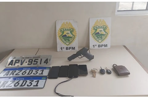 Suspeito de receptação é preso com veículo furtado e simulacro em PG