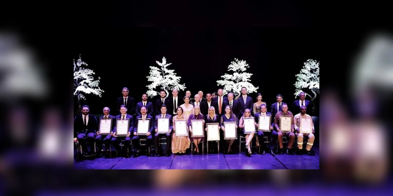 Cidadãos recebem Titulo de Cidadania Honoraria de PG