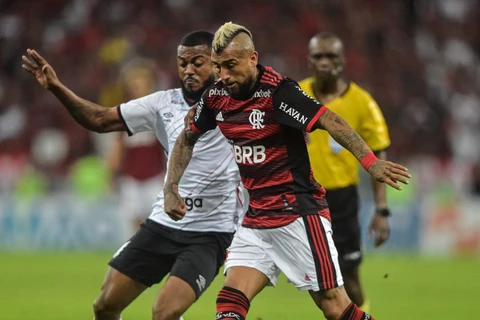 CBF decide afastar árbitros de jogo polêmico entre Flamengo e Athletico-PR