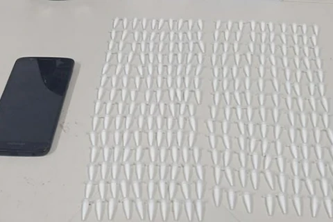 Homem é preso com quase 300 tubos de cocaína pronta para a venda em PG