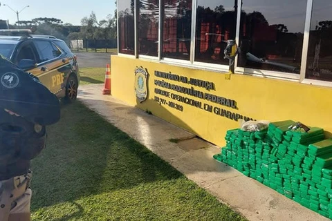 Mais de 230 quilos de droga que seriam levados para Paraíba são apreendidos pela PRF