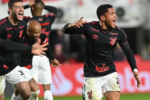 Athletico marca nos acréscimos contra o Estudiantes e chega à semifinal da Libertadores