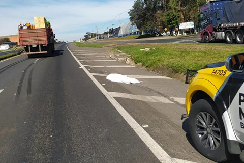 Mulher morre atropelada em rodovia de Ponta Grossa