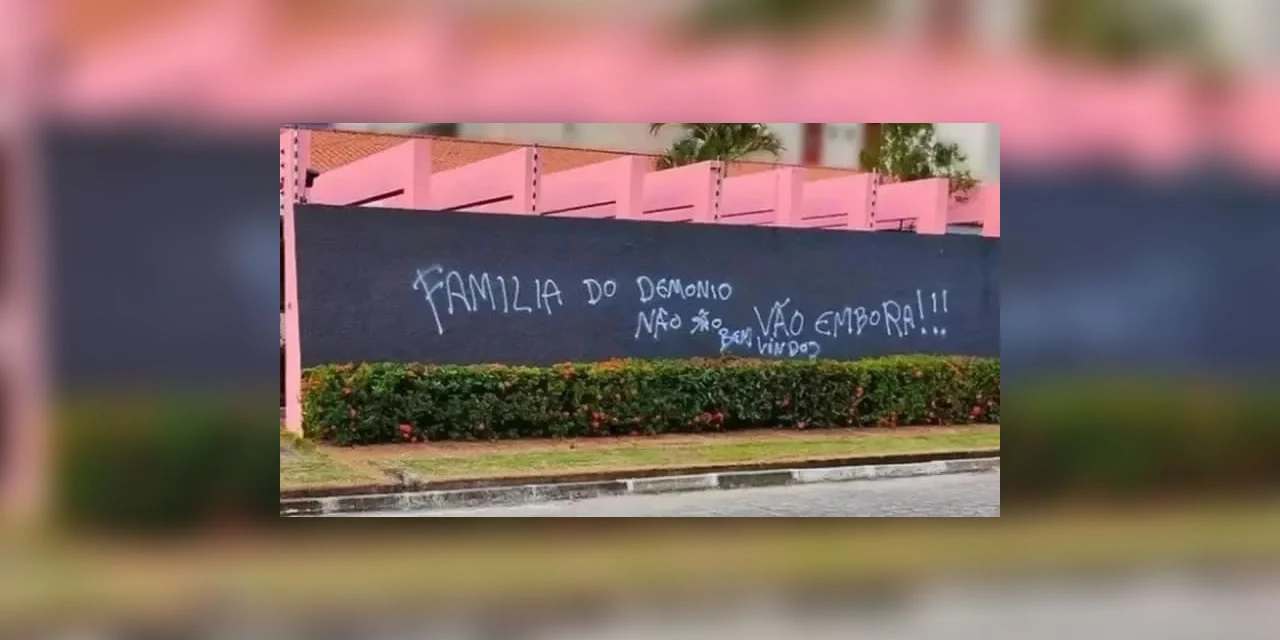 Brasileiro casado com oito mulheres tem casa pichada em João Pessoa