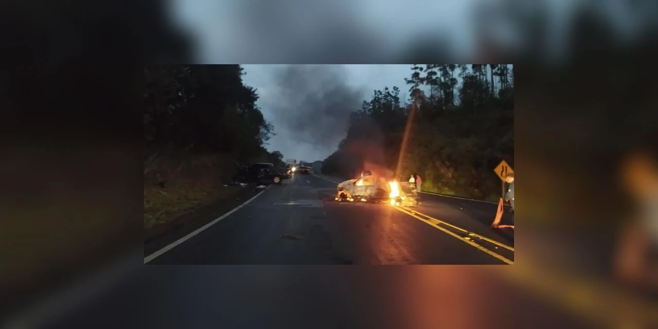 Colisão frontal deixa um homem morto após incêndio em picape na BR-376, em Ortigueira
