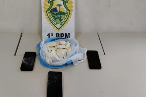 Dupla é presa com cocaína após perseguição e colisão nos Periquitos, em PG