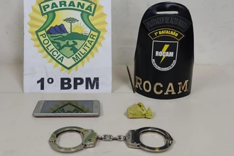 Motociclista é preso suspeito de tráfico em posse de drogas em Ponta Grossa